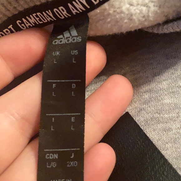 Soft grey adidas sweater only worn about 5 times - Picture 2 of 2